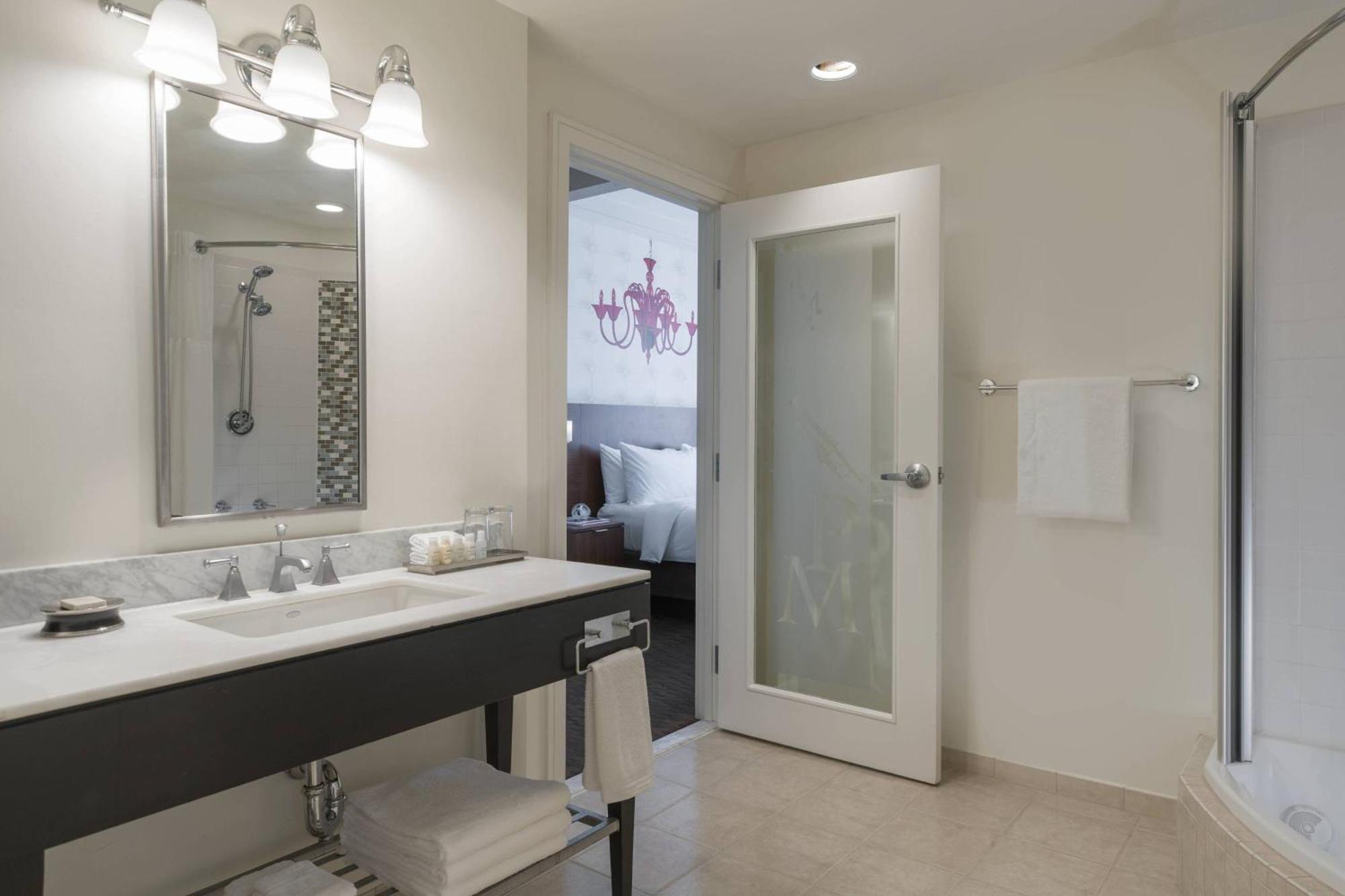 Renaissance New Orleans Pere Marquette French Quarter Area Hotel Dış mekan fotoğraf